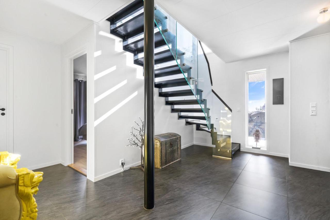 Nydelig Moderne Villa Med Fantastisk Beliggenhet. Kabelvåg Exteriér fotografie